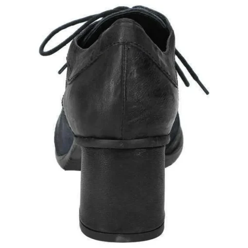 Schnürschuh