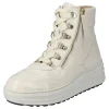 Sneaker hoch