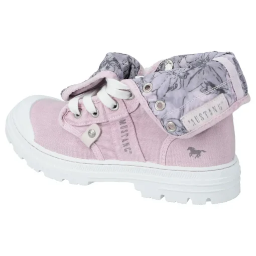 Sneaker hoch
