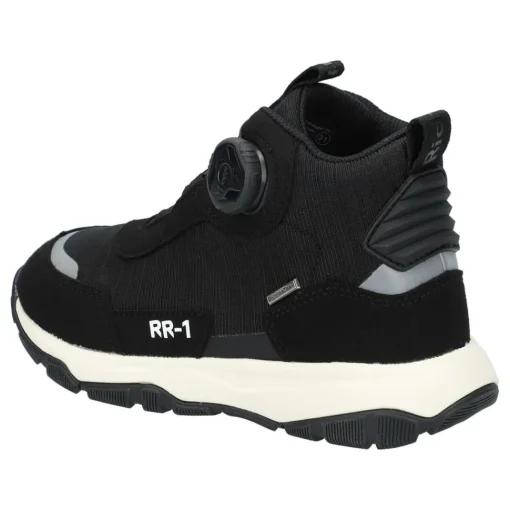 Sneaker hoch