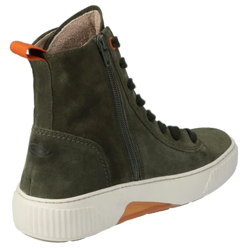 Sneaker hoch
