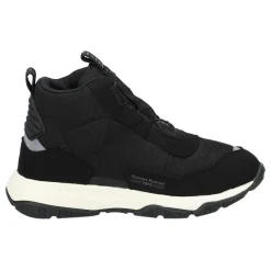 Sneaker hoch