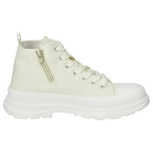 Sneaker hoch