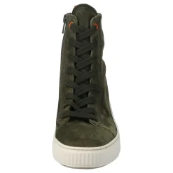 Sneaker hoch