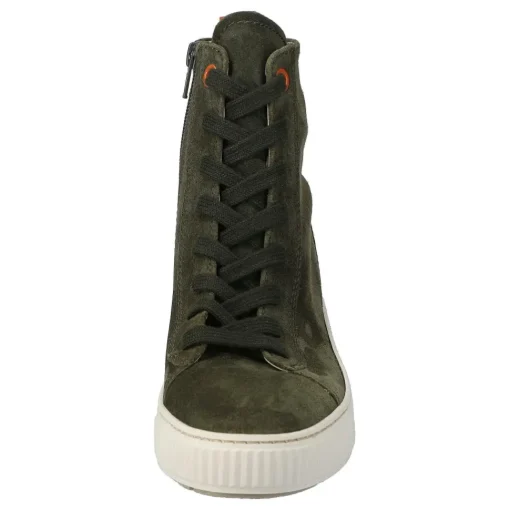 Sneaker hoch