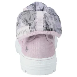 Sneaker hoch