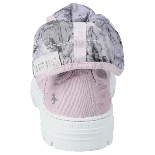 Sneaker hoch